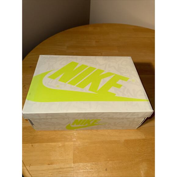 Size 9.5 - Jordan 1 Retro High OG Visionaire main image 4